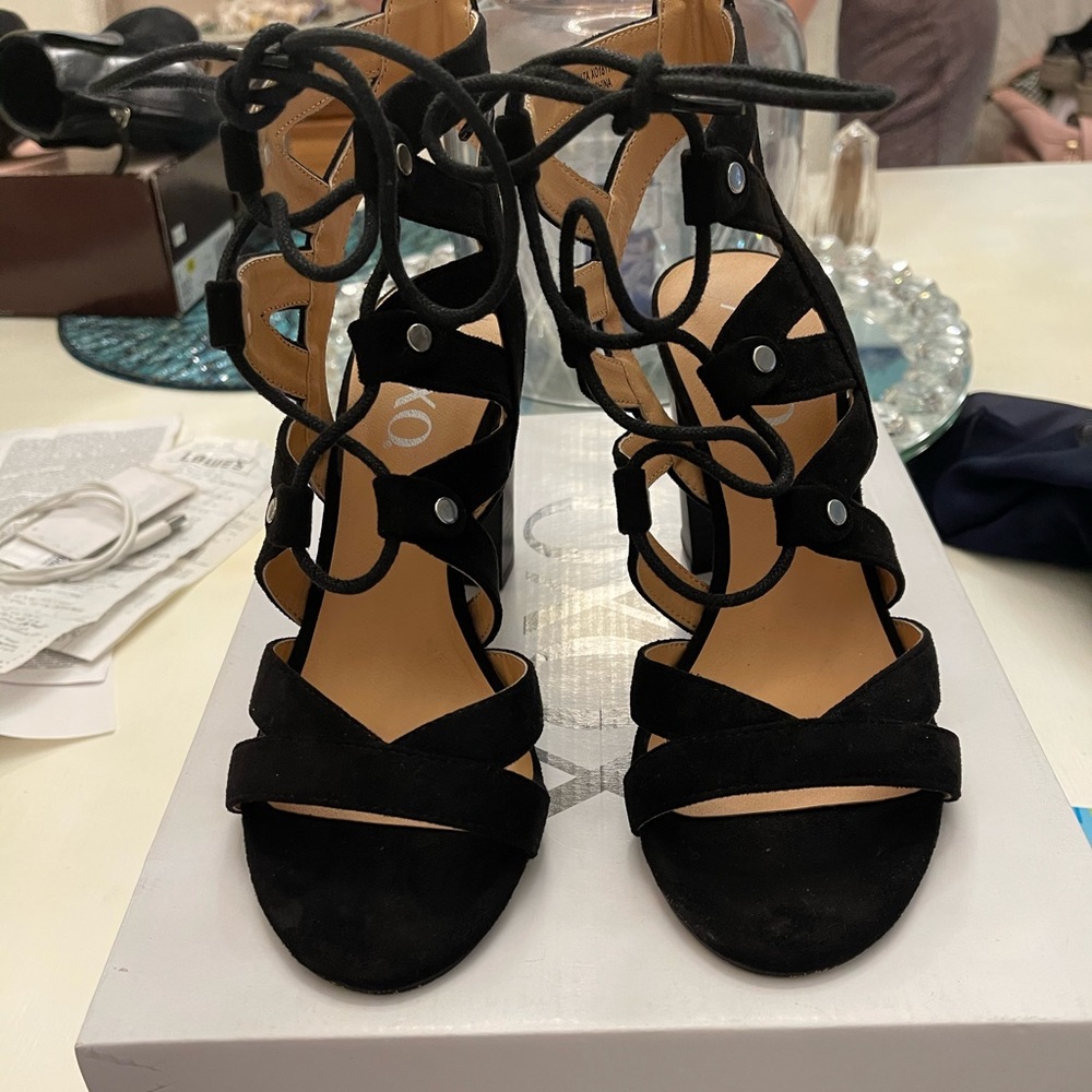 XOXO Black heals, size 7